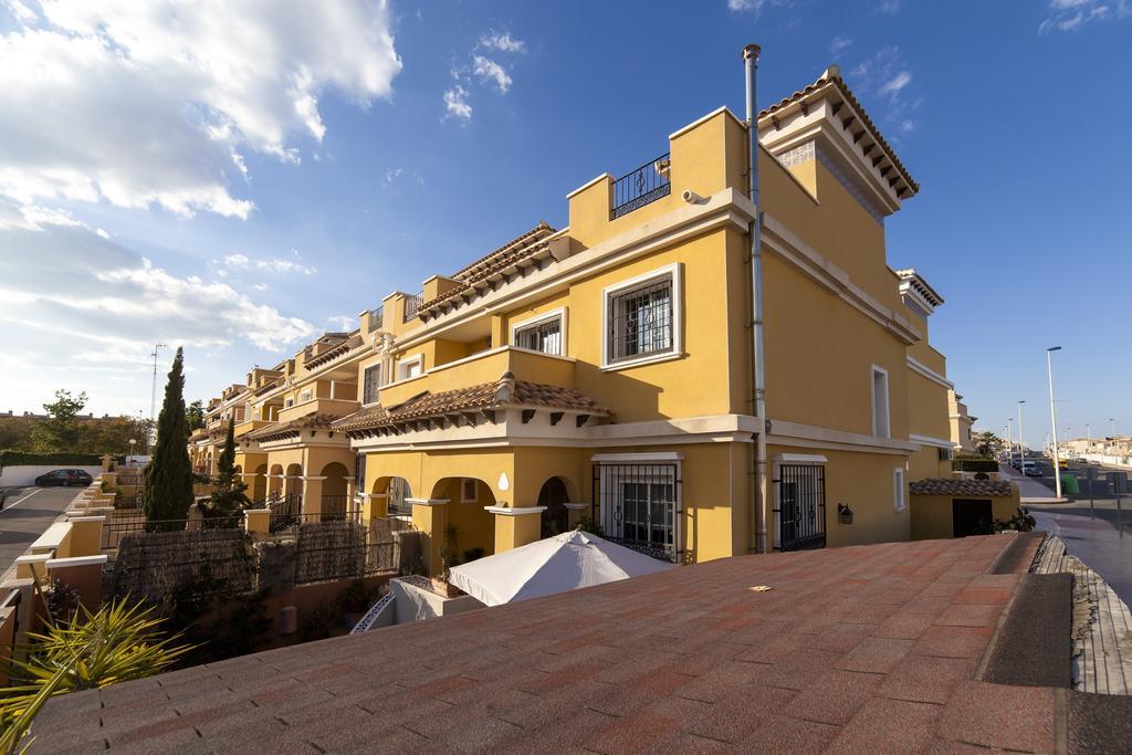 Merecido Descanso Sun Beach Торевиеха Екстериор снимка
